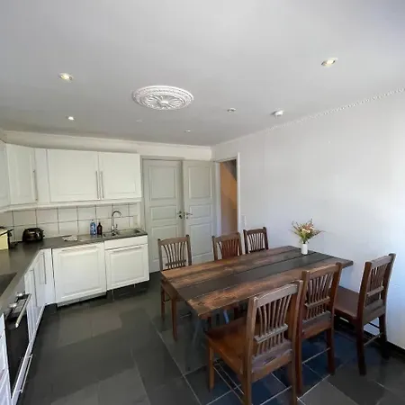 Fully Furnished With Shared Kitchen And Bathroom 2 Διαμέρισμα